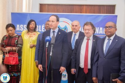 RDC : Des sénateurs français en visite à Kinshasa pour renforcer la coopération diplomatique